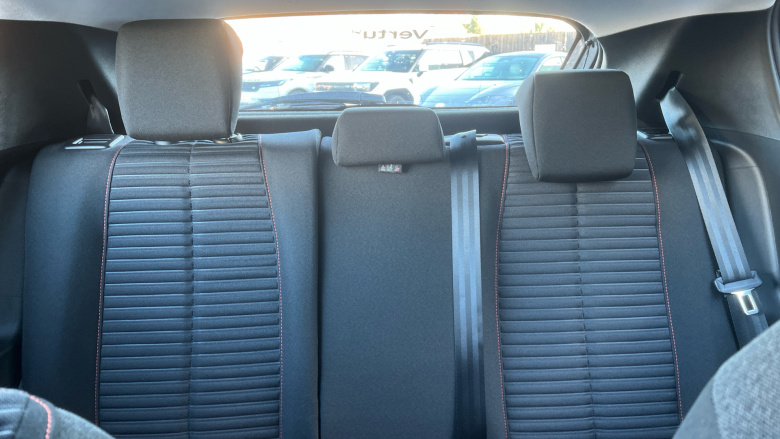 Peugeot 208 1.2 PureTech 100 Active Premium 5dr Petrol Hatchback